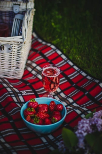 Cute-date-ideas-picnic