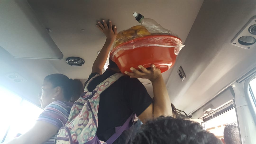Nicaraguan-man-selling-homemade-food-on-autobus-from-leon-to-granada