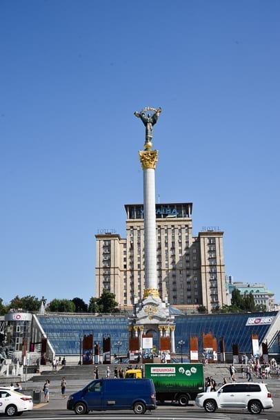 statue-of-independence-monument-independence-square-kiev