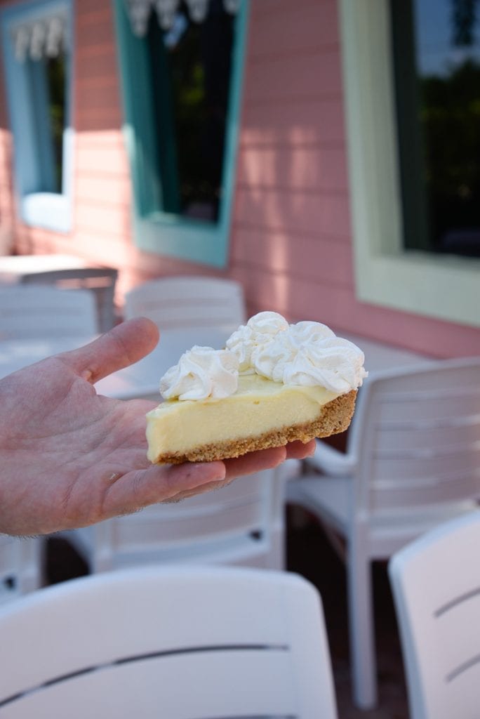 best-key-lime-pie-key-largo-mrs-macs