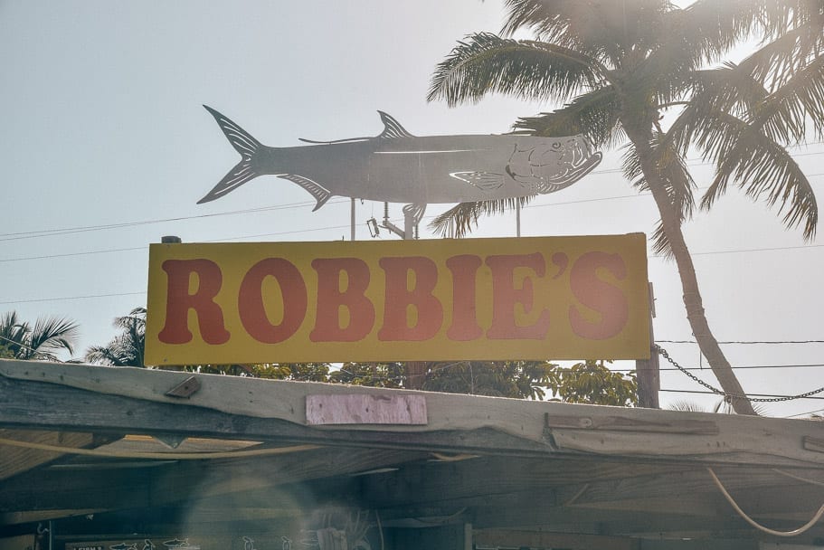 Robbie's-Tarpon-sign