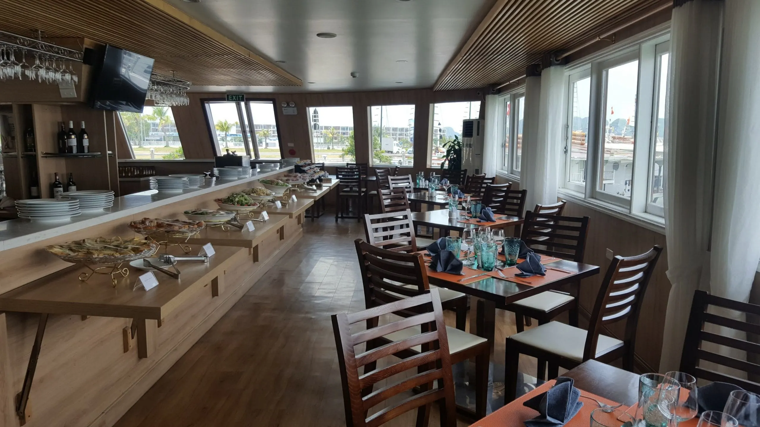 LA VELA CRUISE DINING AREA