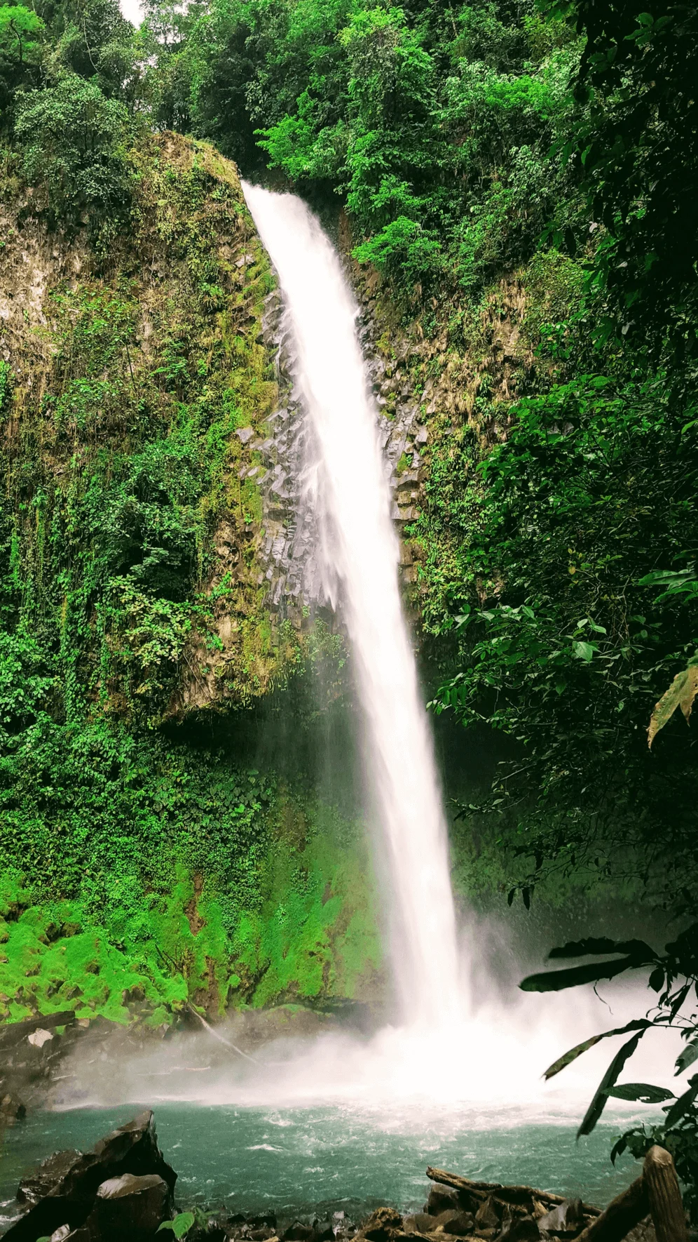 La Fortuna Waterfall, one of the best waterfalls in La Fortuna, Costa Rica