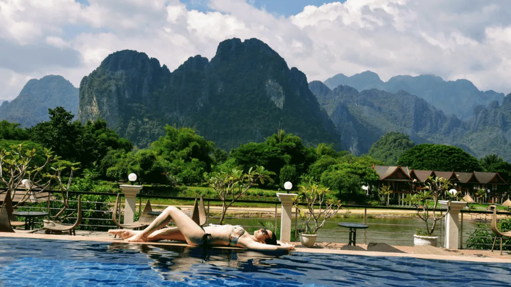 An-image-showing-the-amazing-infinity-pool-at-Silver-Naga-Vang-Vieng