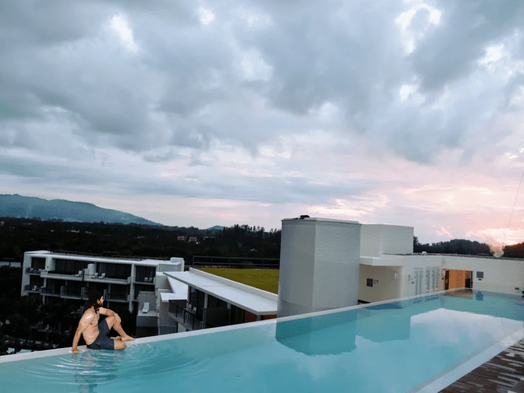 An-image-showing-an-amazing-5-Star-Luxury-Pool-Phuket