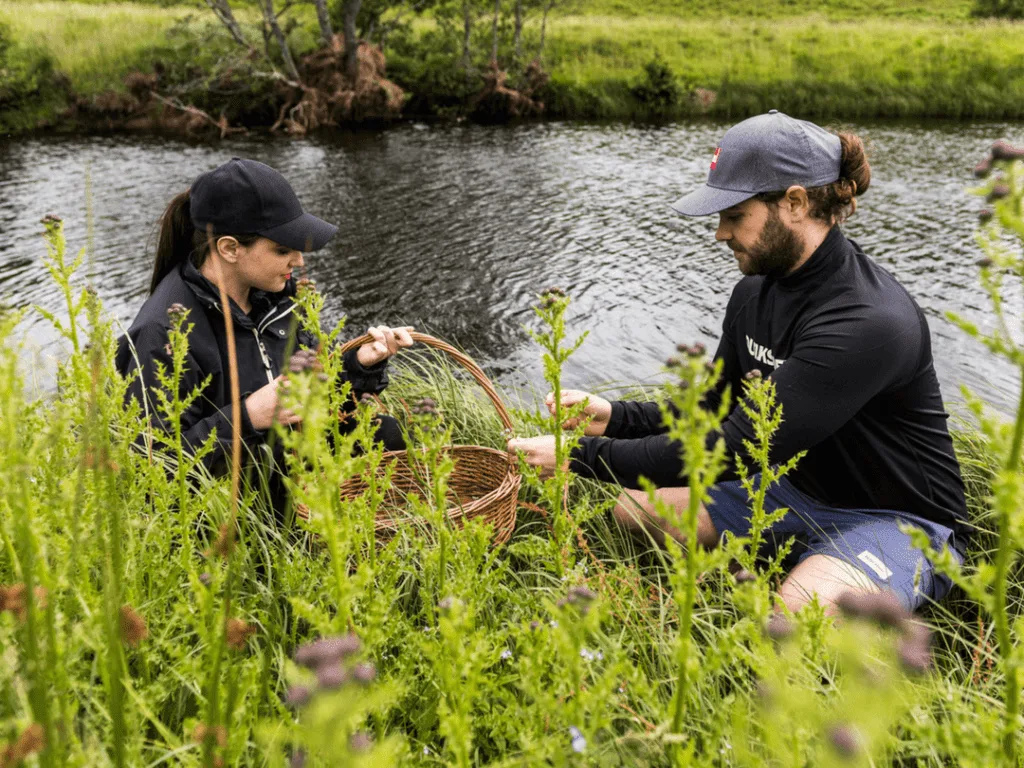 last-minute-date-ideas-foraging