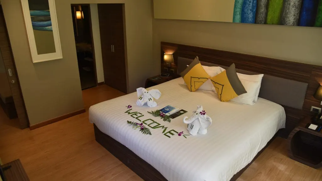 best-place-to-stay-karon-beach
