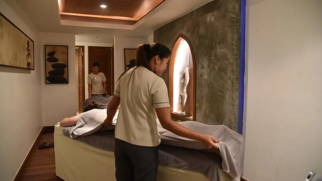 Novotel Phuket Karon Beach massage