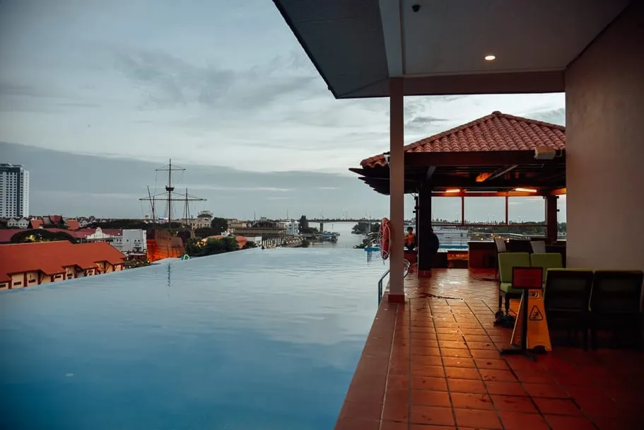 Rooftop Pool Casa del rio Maleka