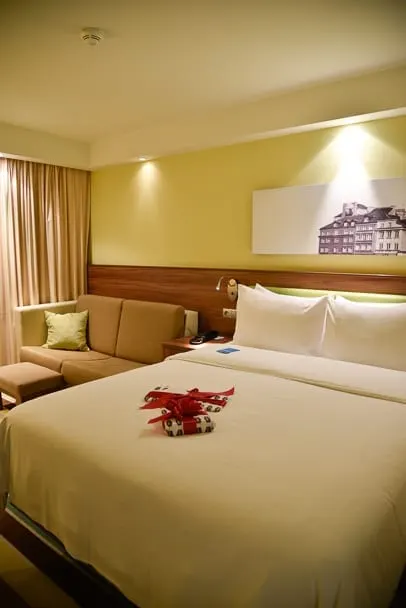 Hamption-by-Hilton-Warsaw-City-Centre-review-bedroom