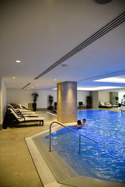  hilton-prague-pool