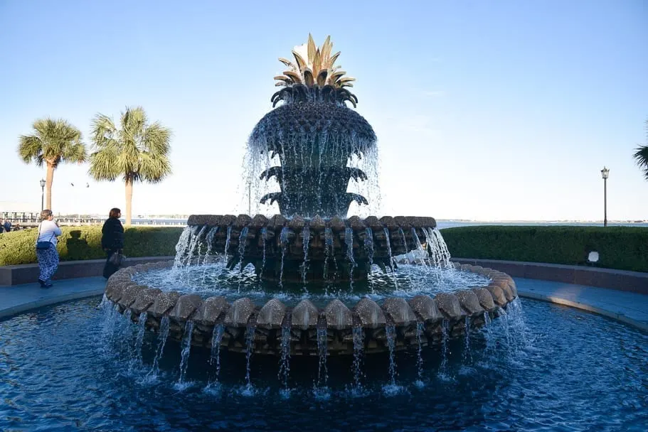 pineapple-fountain-charleston