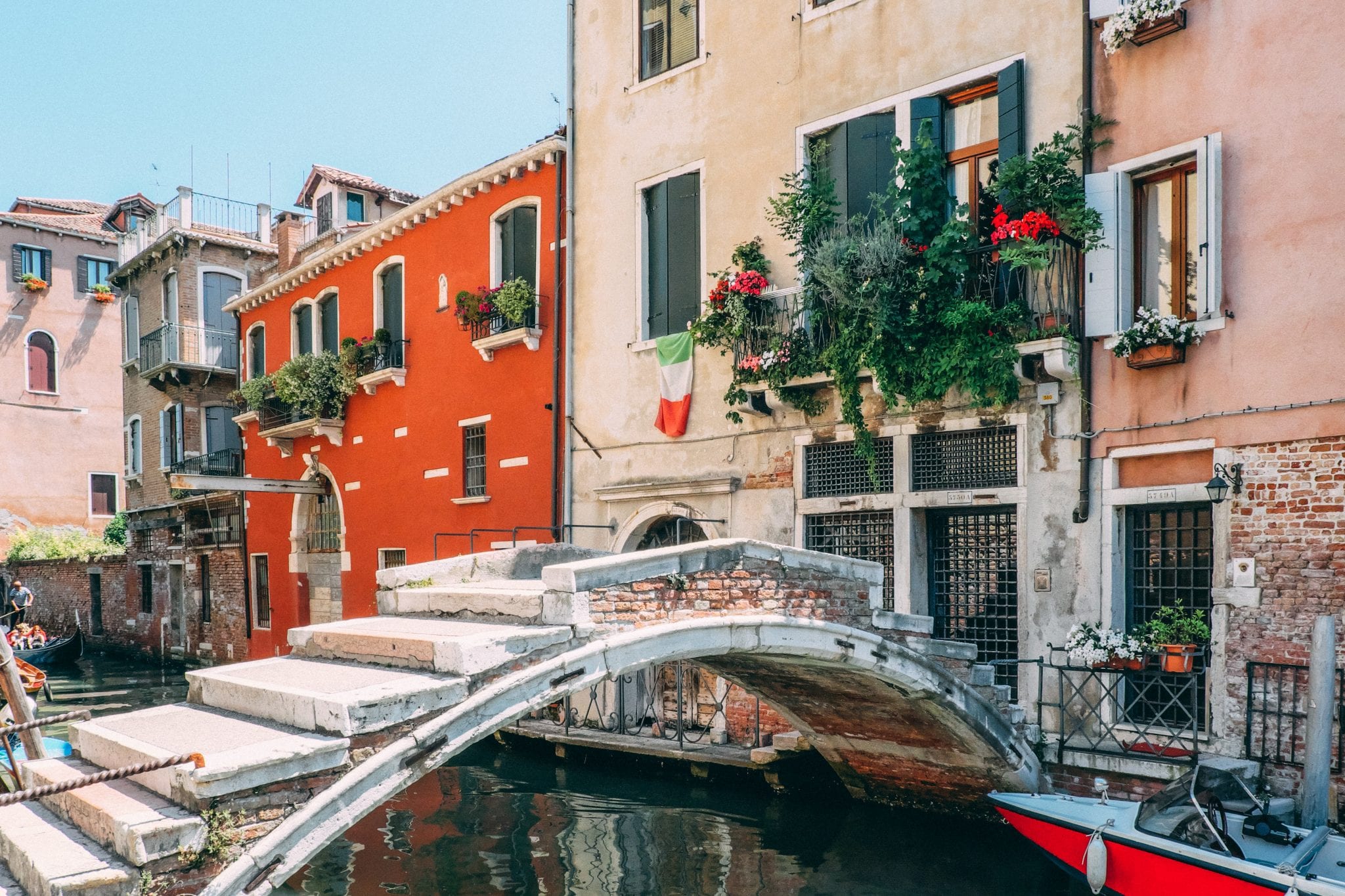 100+ Venice Quotes & Puns for Romantic Instagram Captions