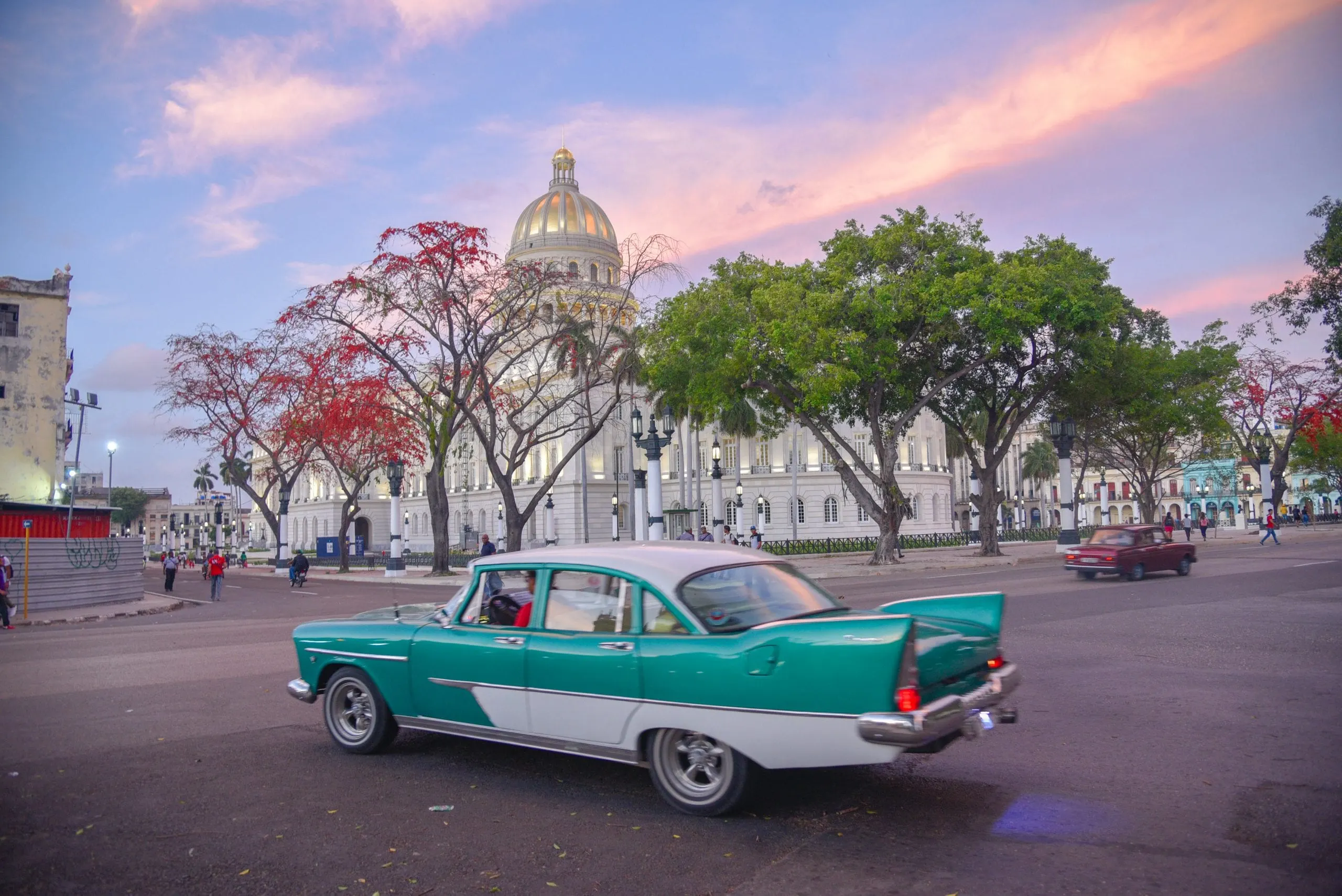 things-to-do-in-Havana-cuba-vintage-cars