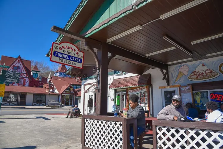 helen-ga-georgia-alpine-pretzel-haus