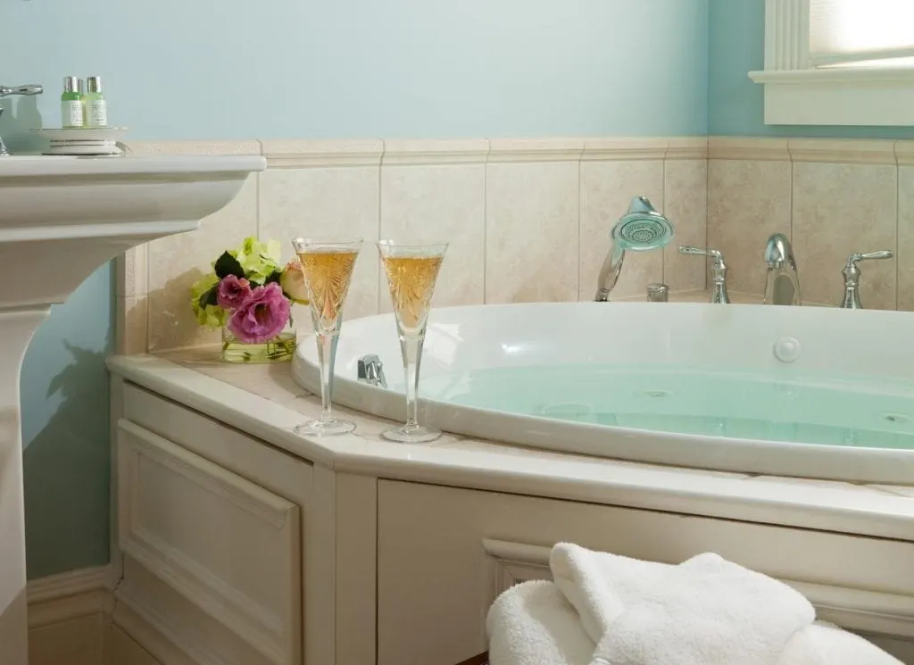 romantic-whirlpool-suites-nj