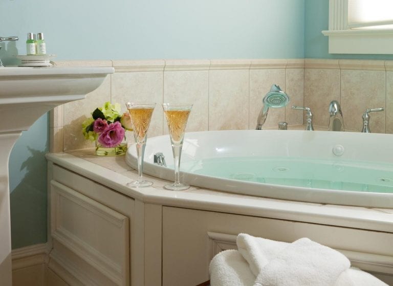 18 Romantic Hotels With Jacuzzi in Room New Jersey