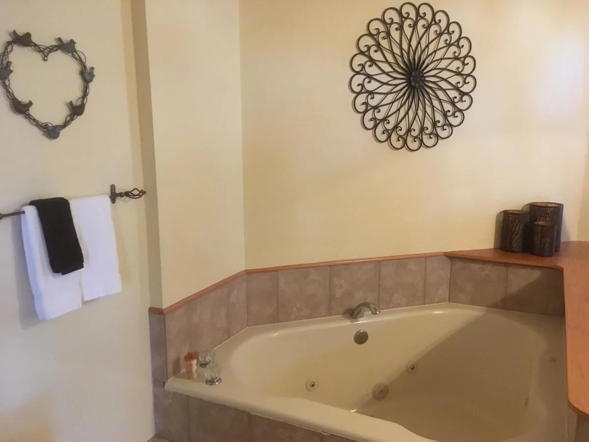 hotel-hot-tub-suites-jacuzzi-denver