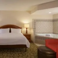 Hotels in Virginia Beach with Jacuzzi in Room