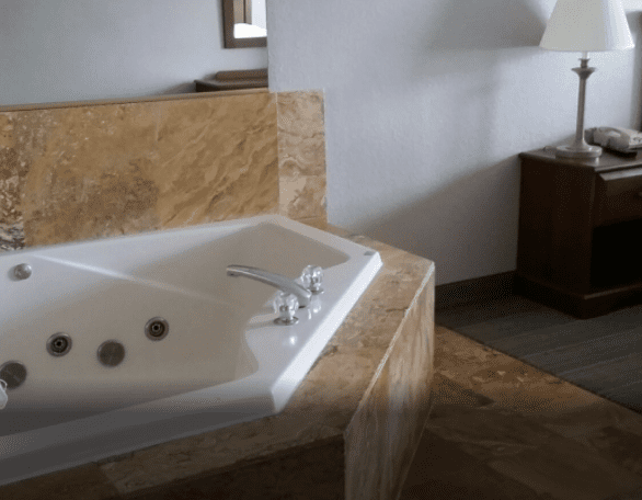 hot-tub-hotels-in-charlotte