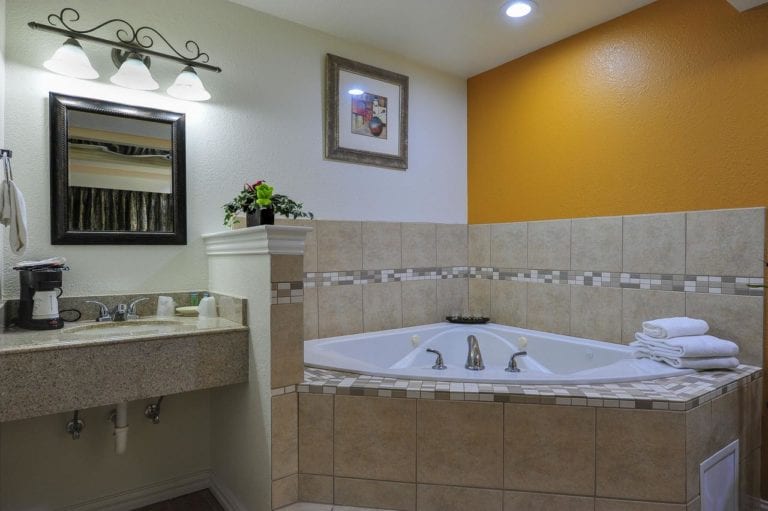 Hotels with Jacuzzi In room Dallas Romantic Hot Tub Suites in Dallas TX!