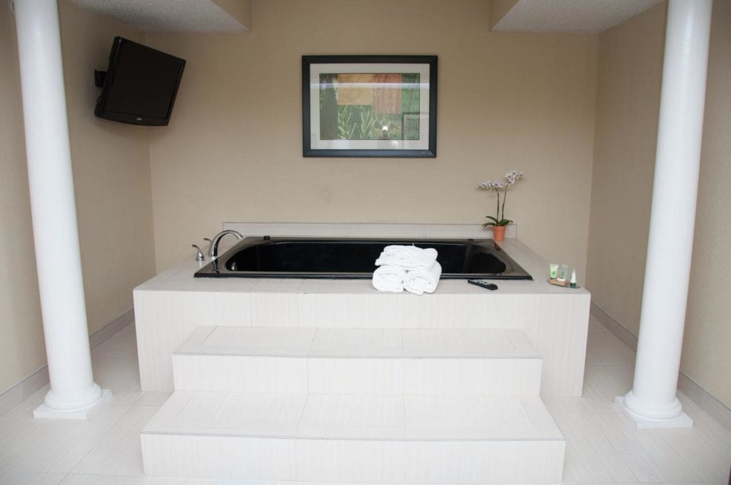 Hotels with Jacuzzi In room Dallas Romantic Hot Tub Suites in Dallas TX!