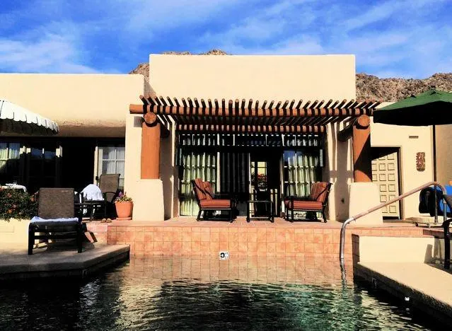 jw-marriott-camelback-hotel-with-plunge-pool