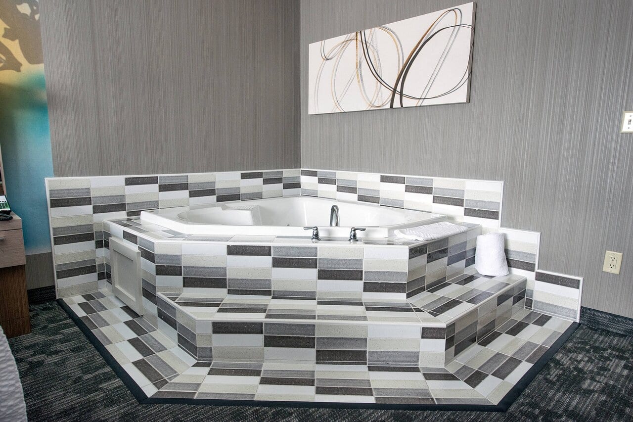 king-guest-room-whirlpool.