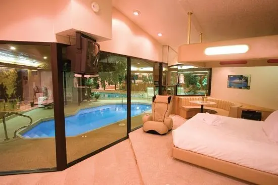 pool-suites-iillinois