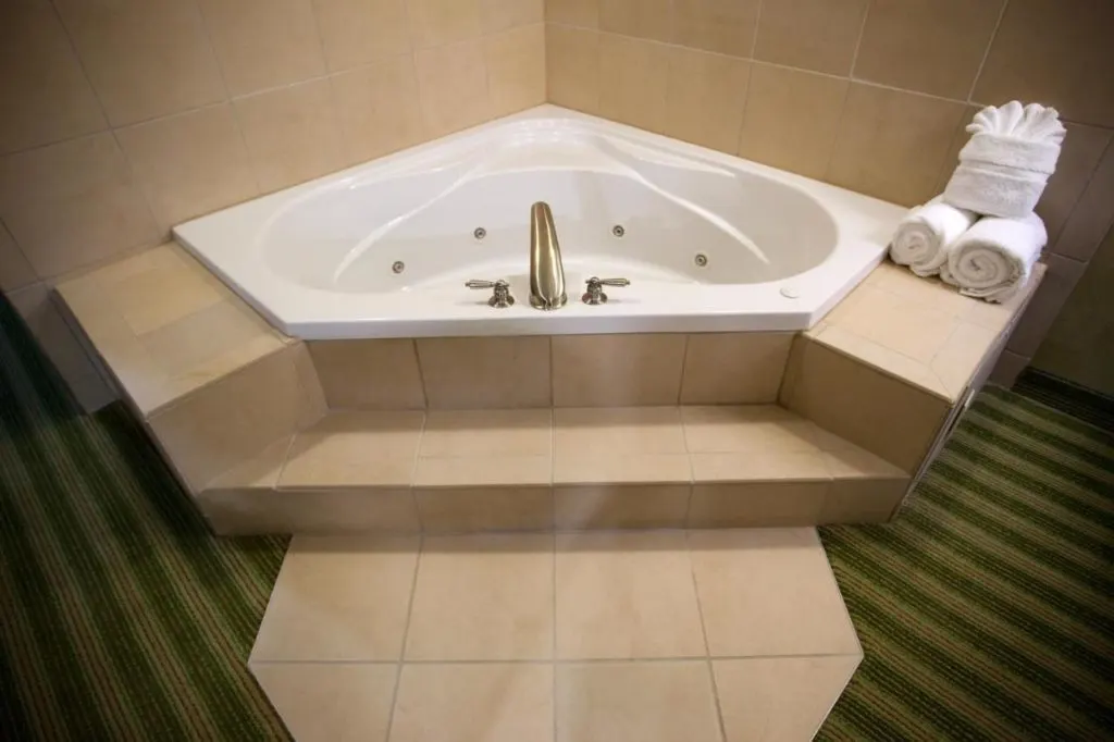 nashville-hot-tub-hotels