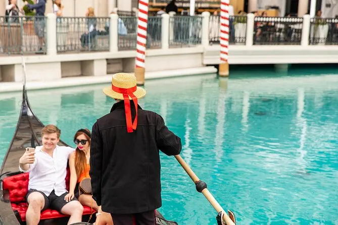 romantic-boat-ride-in-vegas