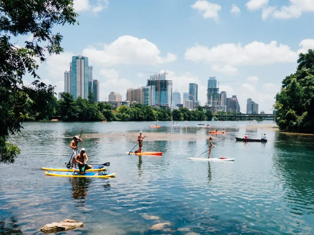 ROMANTIC-THINGS-TO-DO-IN-AUSTIN