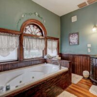 Grandison Inn Hotels with Jacuzzi in Room OKC