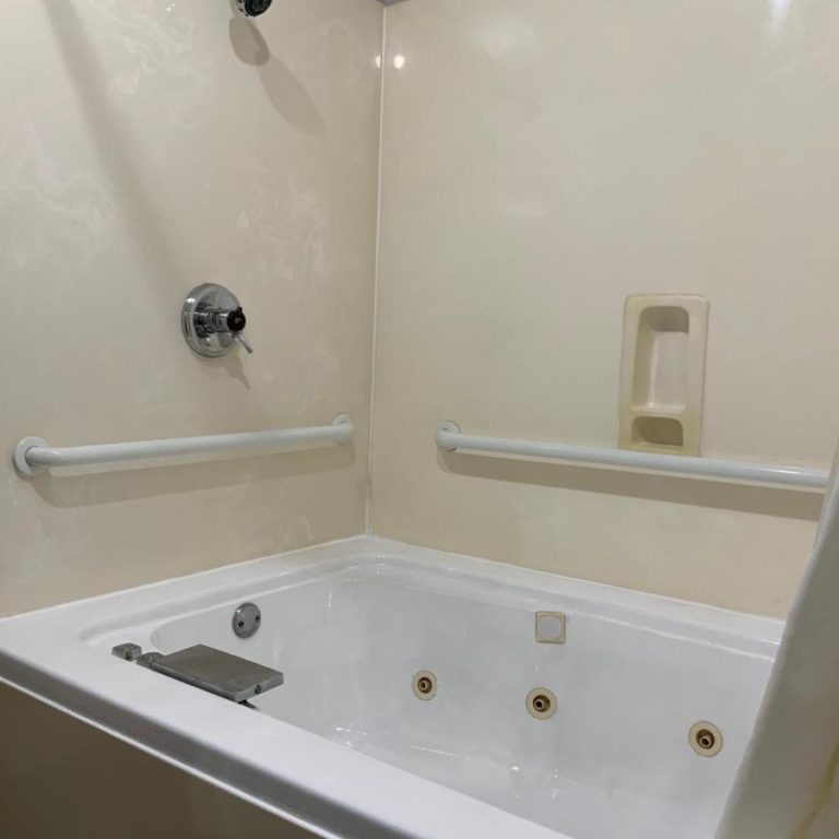 15 Hotels with Jacuzzi in Room Louisville KY Best Honeymoon Suites!