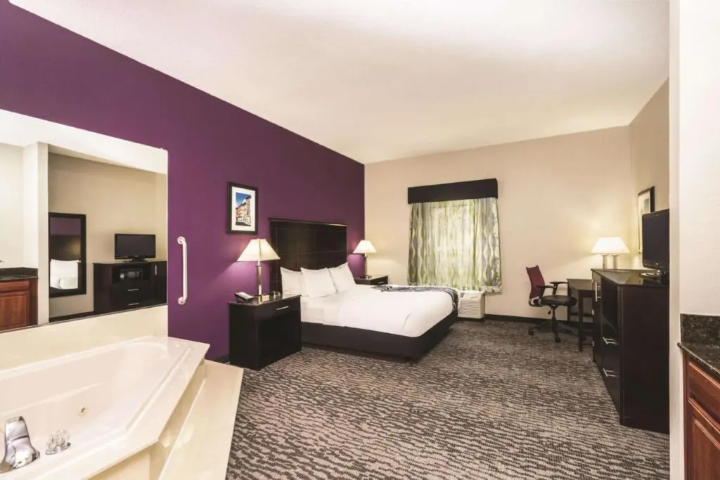 whirlpool-suites-in-lousiville