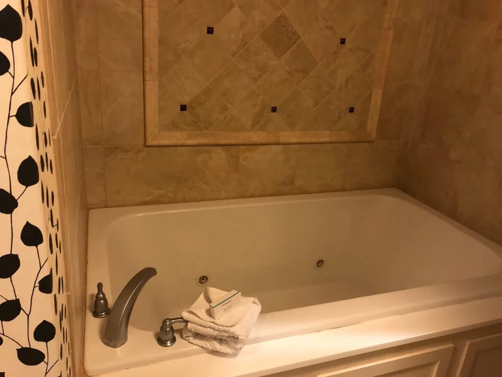 embassy-suites-by-hilton Hotels with Jacuzzi in room Buffalo NY