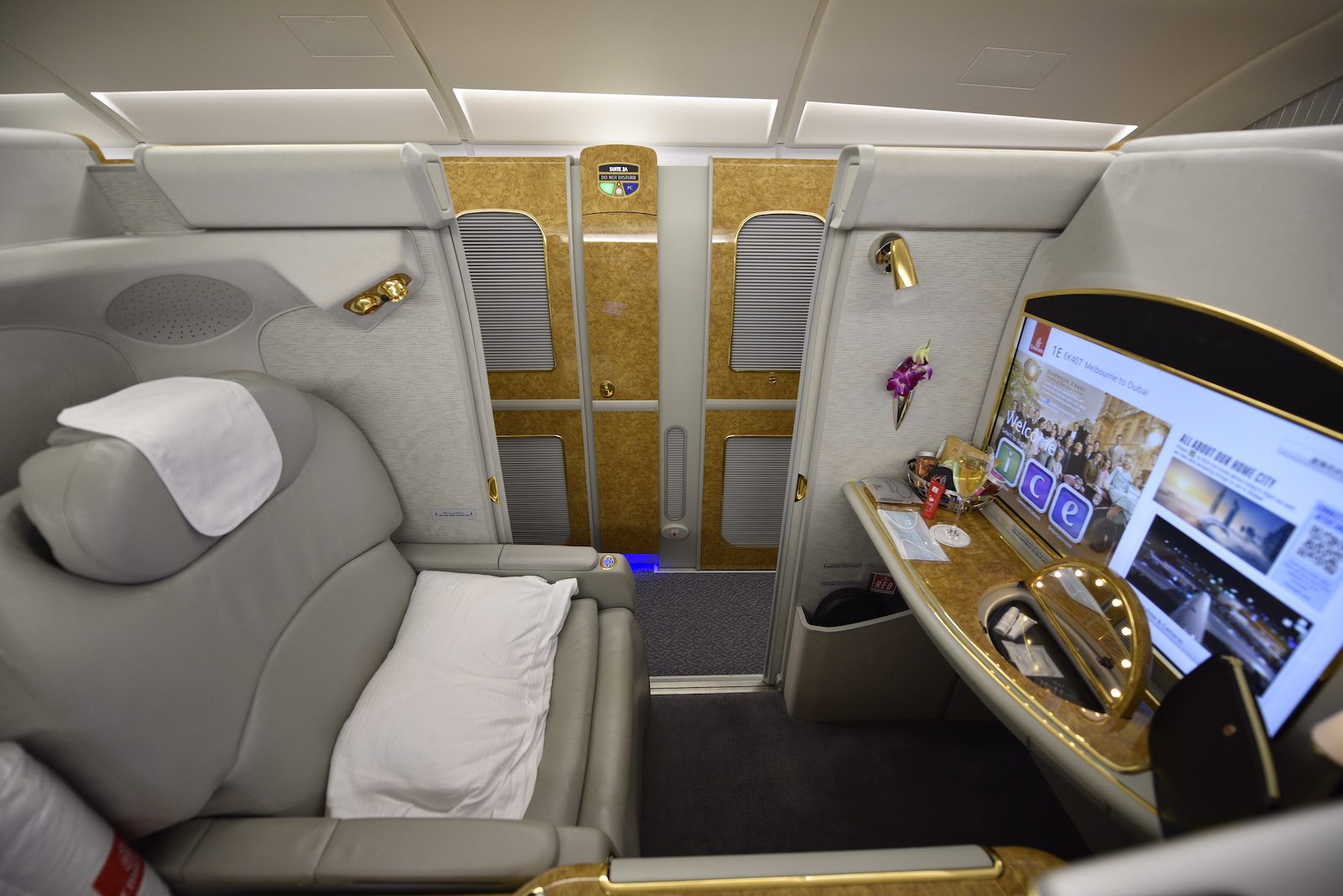emirates first class suite a380