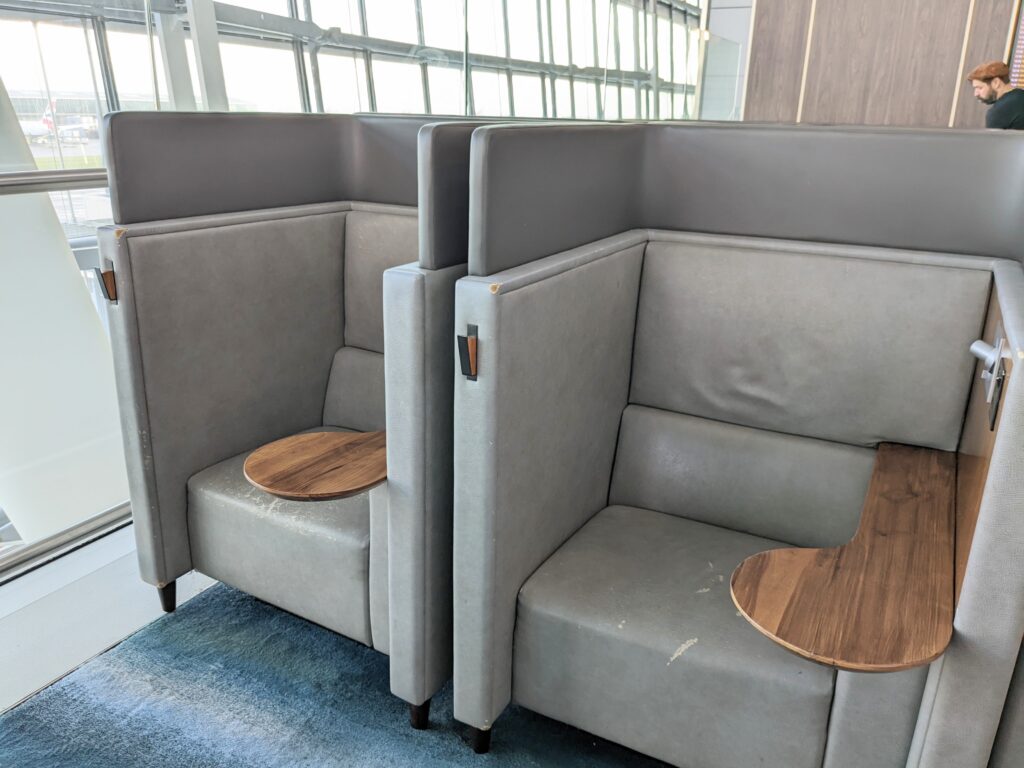 plaza-premium-airport-lounge-seating