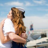 pros-and-cons-of-dating-military-man