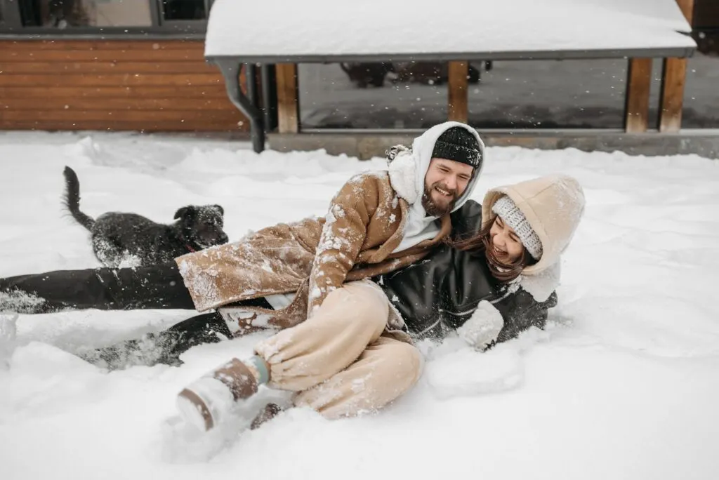 How do I know he Loves me? couple in snow